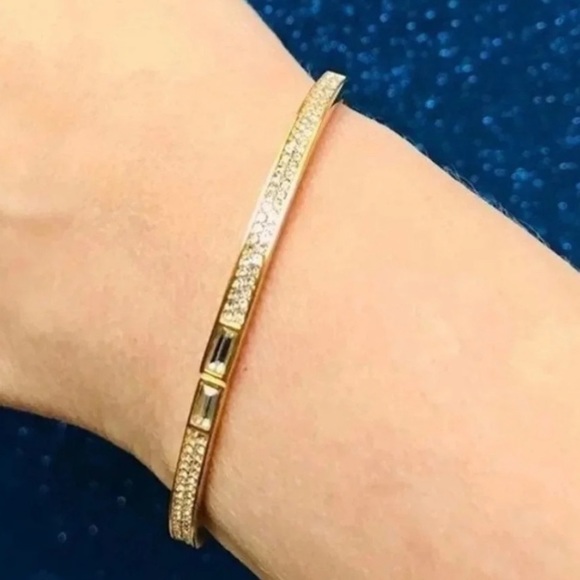 $98 Michael Kors Brilliance Crystal Hinged Bracelet - Picture 2 of 7